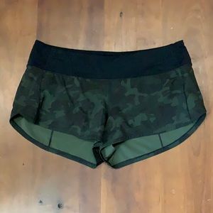 Lululemon speed up shorts size 6 camo